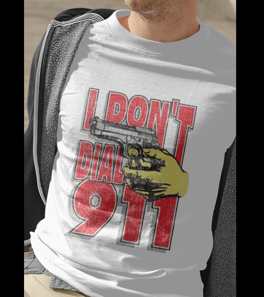 Handgun I Don't Dial 911 Retro Bold Red T-Shirt