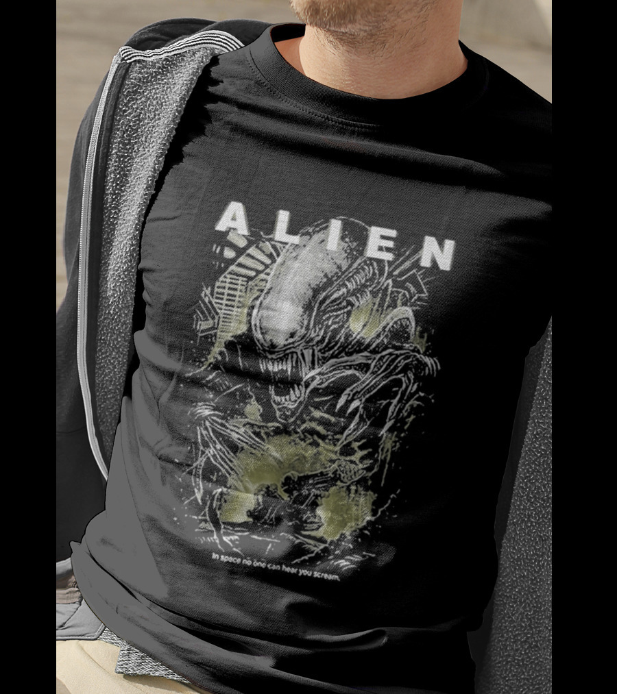 Alien In Space No One Can Hear You Scream Movie T-Shirt