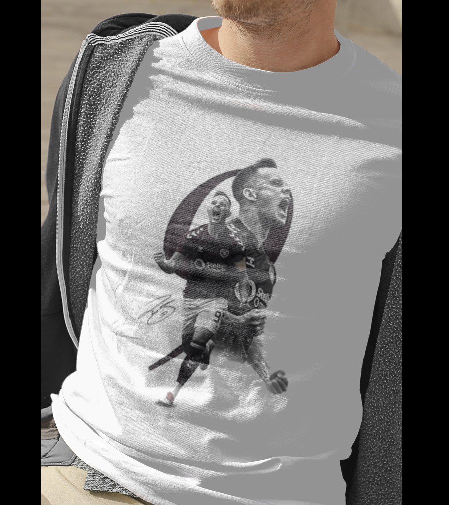 Shankland Series 1 Footballer Celebration Pose T-Shirt