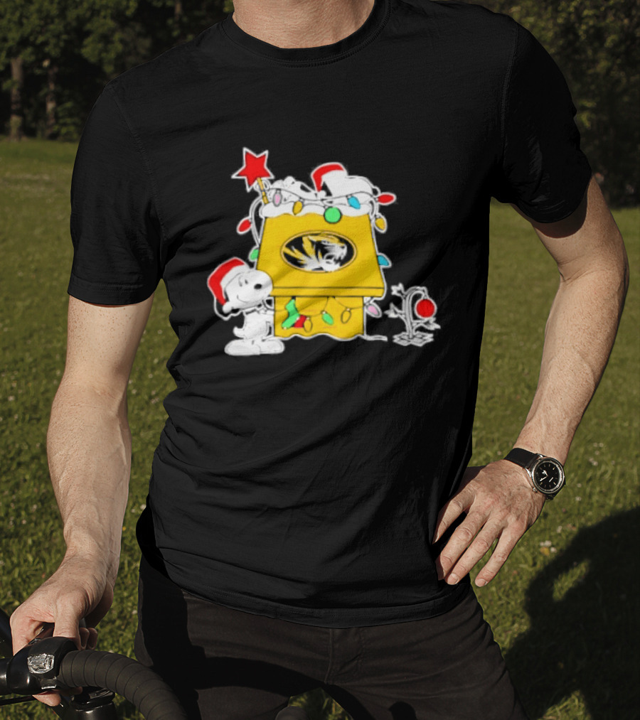 Snoopy Missouri Tigers Christmas Holiday 2025 Peanuts Festive Celebration T-Shirt