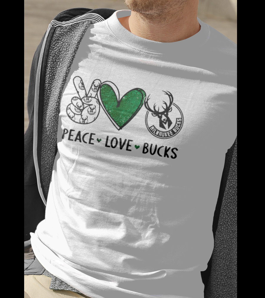 Peace Love Milwaukee Bucks NBA Basketball Team Fan T-Shirt