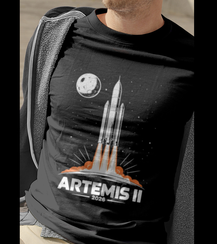 Artemis II 2026 Rocket Launch To The Moon With Spacecraft And Moon T-Shirt