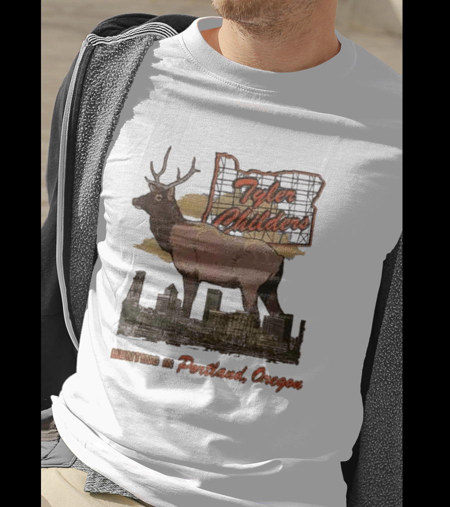Tyler Childers Hunting In Portland Oregon Elk Skyline T-Shirt