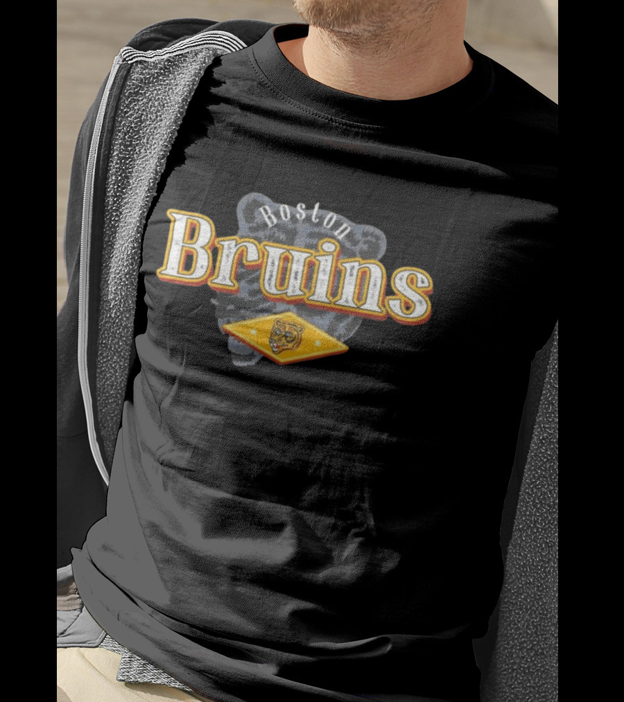 Boston Bruins NHL Vintage Black Bear T-Shirt