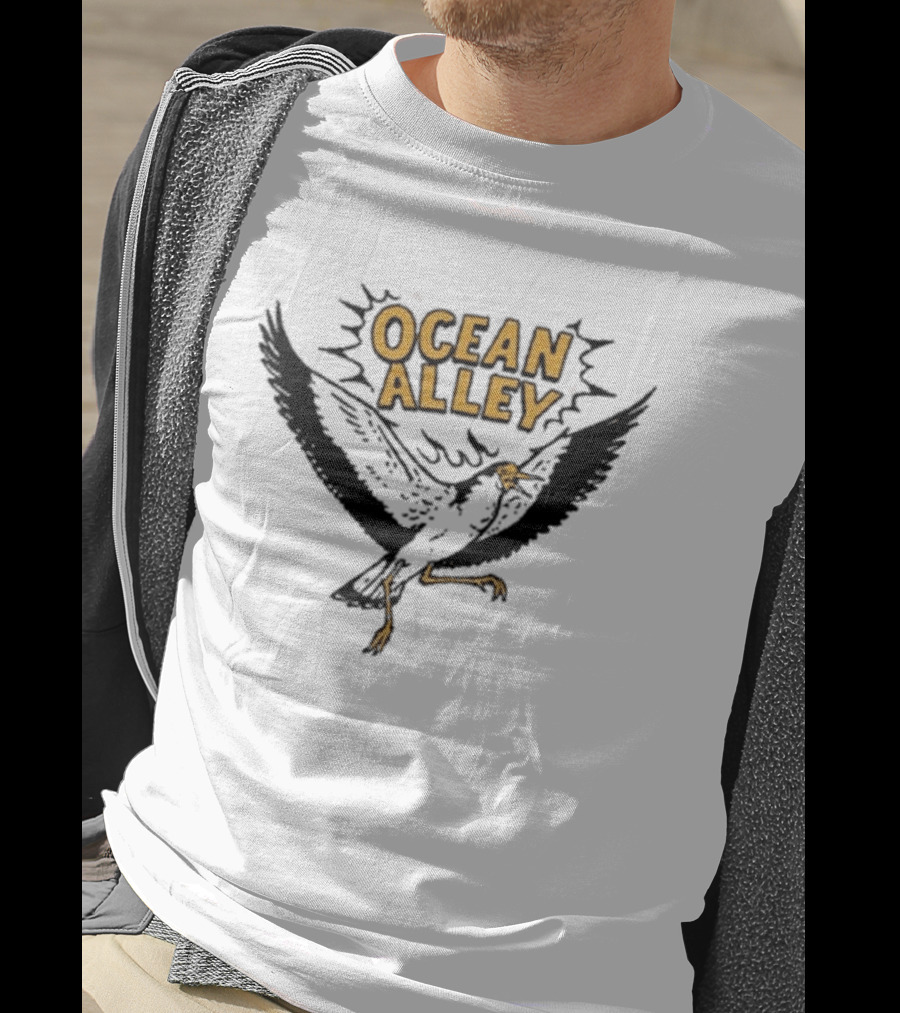 Ocean Alley Lapwing Bird T-Shirt