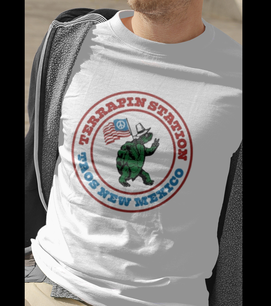 Terrapin Station Taos New Mexico Turtle With Hat And Flag T-Shirt
