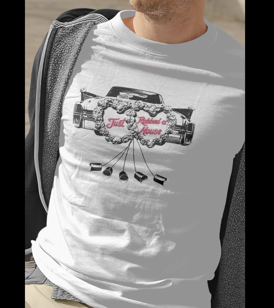 Just Robbed A House Sabrina Carpenter Vintage Car Wreaths T-Shirt