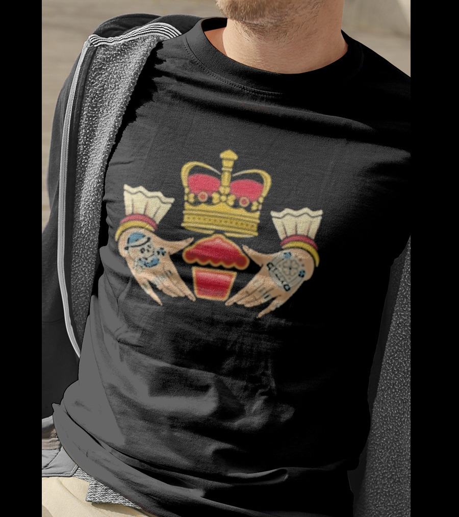 Johnny Cupcakes Claddagh Cakes Crown Hands Tattoo Cupcake T-Shirt