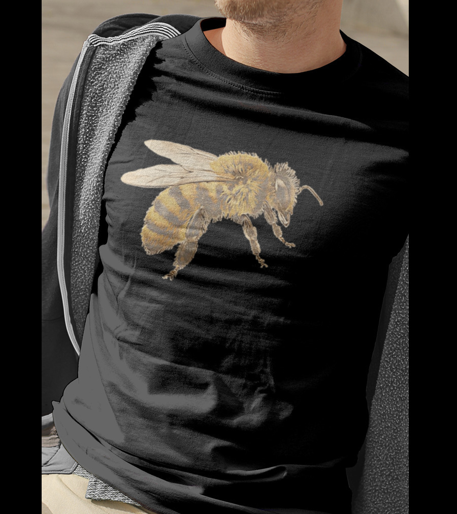 Honey Bee Realistic Illustration Detailed Insect T-Shirt