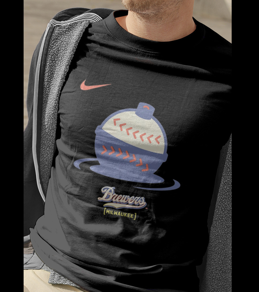 Milwaukee Brewers Large Retro Baseball Cap T-Shirt