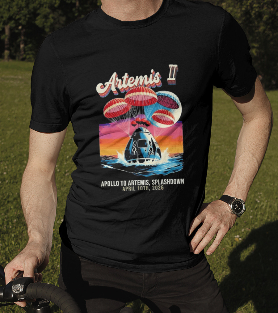 Artemis II Astronauts Splashdown Parachute Capsule Ocean T-Shirt