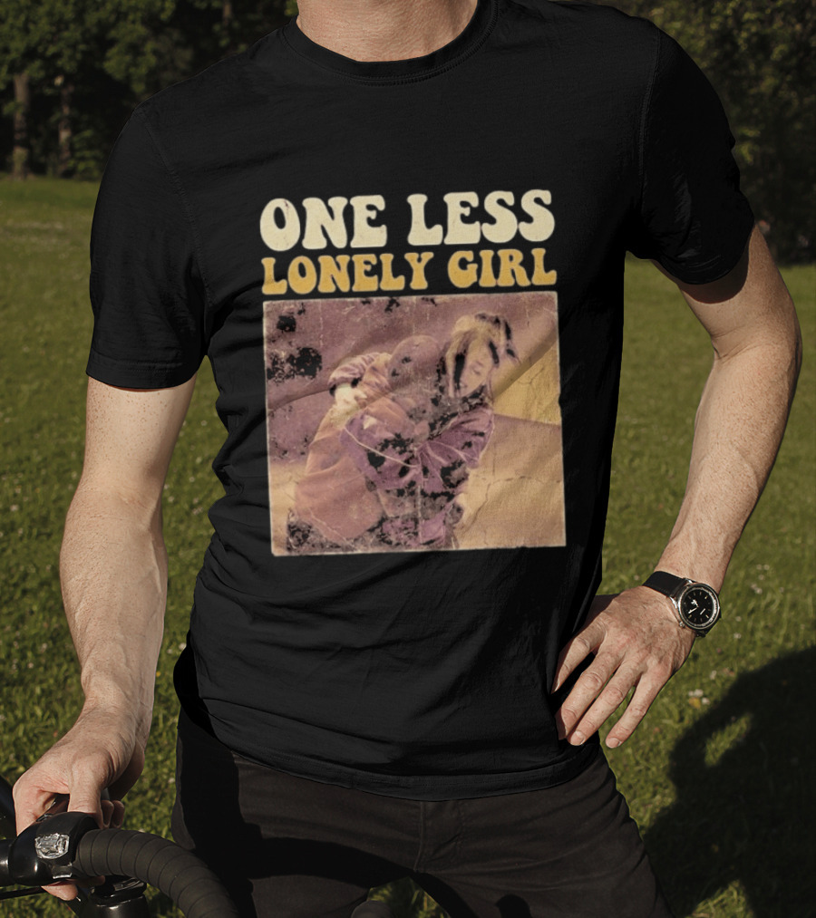 Billie Eilish Justin Bieber One Less Lonely Girl Vintage Style Hug Scene T-Shirt