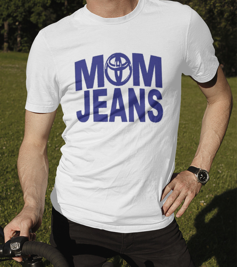 MOM JEANS Toyota T-Shirt