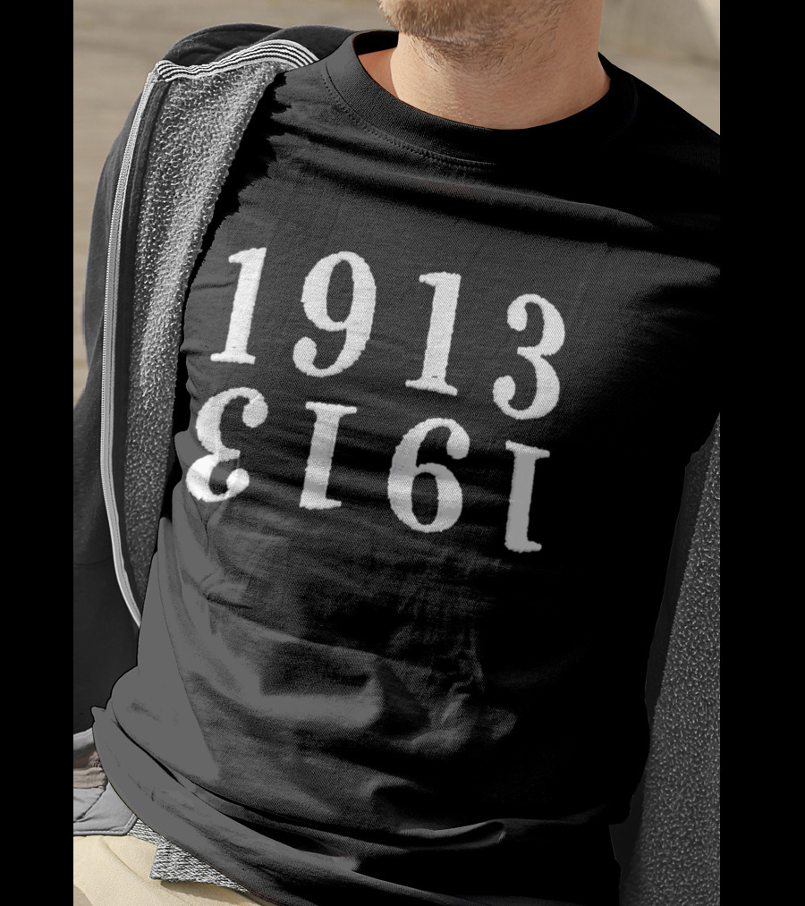 1913 Upside Down ǝƃɐsu 3191 T-Shirt