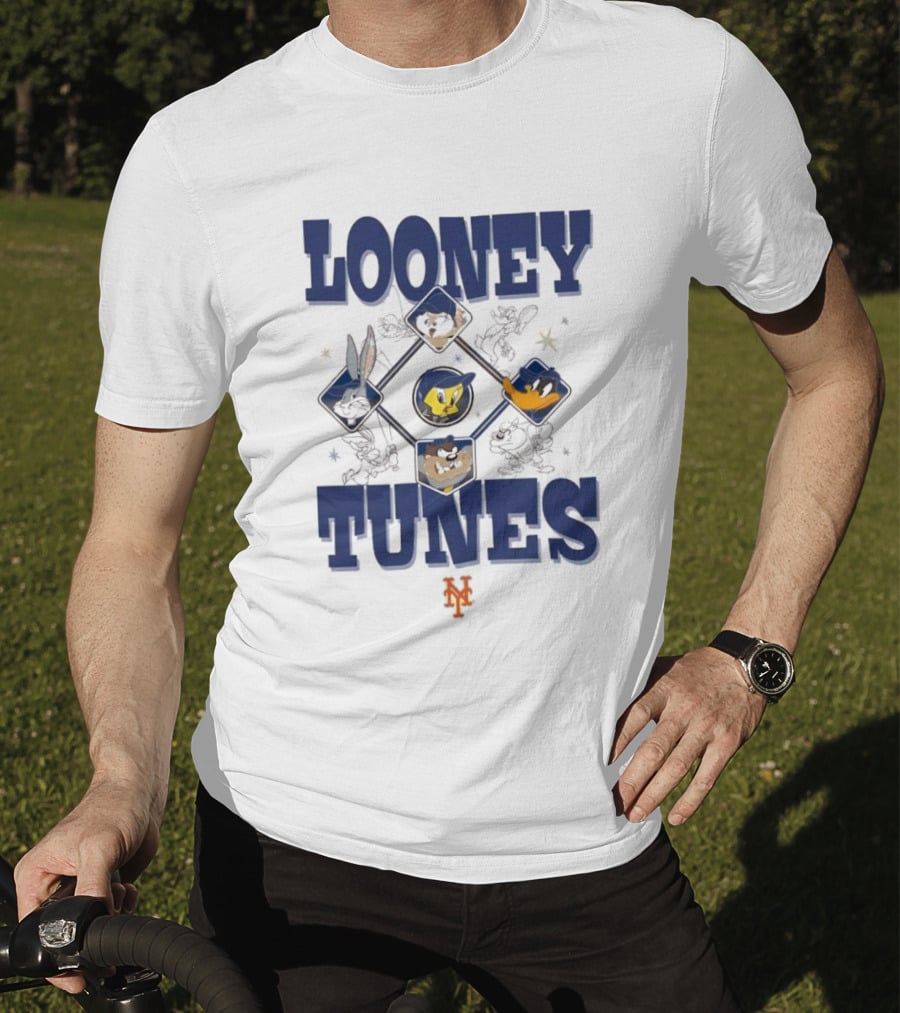 New York Mets Looney Tunes Bugs Tweety Daffy Sylvester Cream New Era T-Shirt