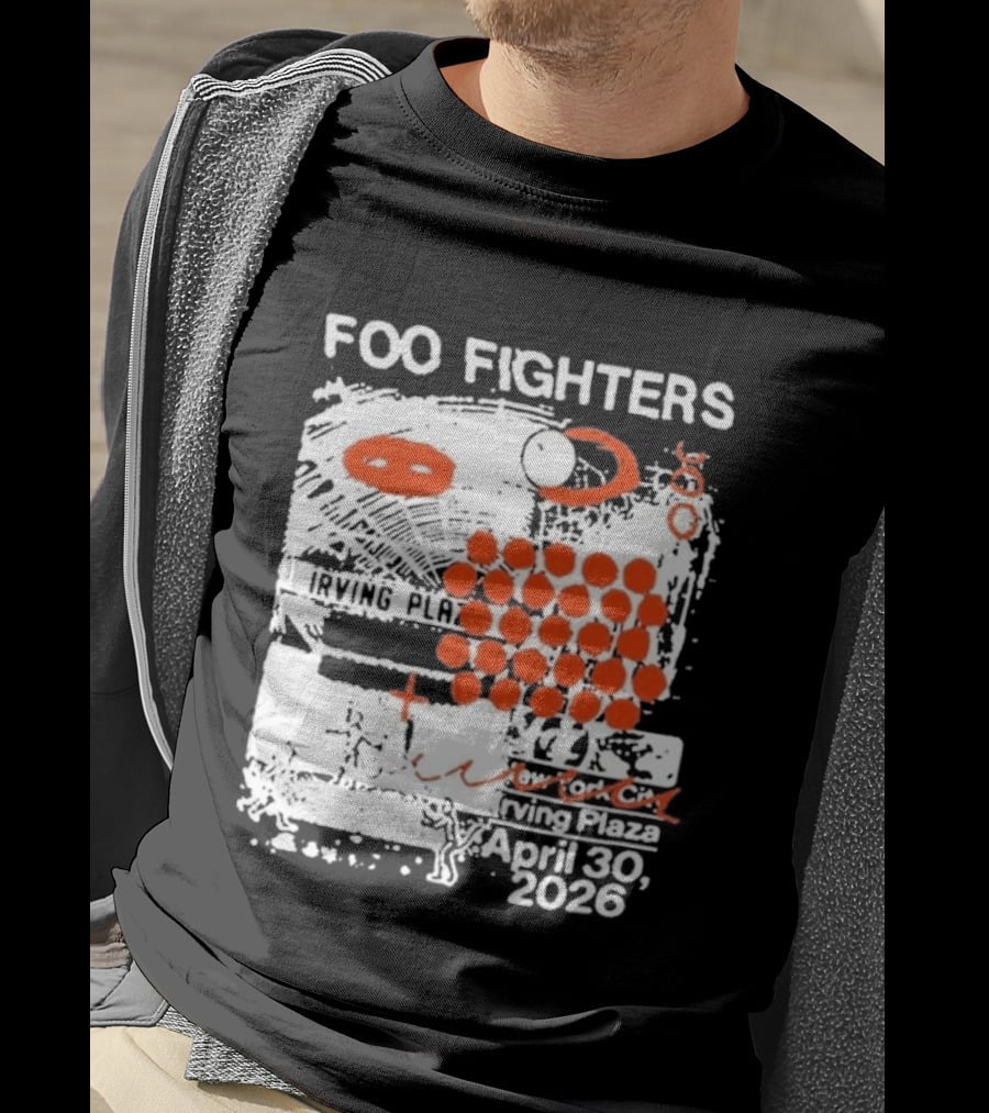 Foo Fighters April 30 New York 2026 Red Dots Abstract T-Shirt