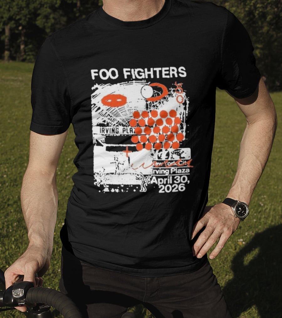 Foo Fighters April 30 New York 2026 Red Dots Abstract T-Shirt