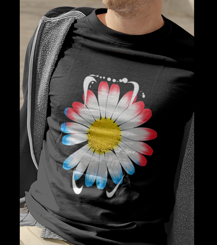 G Dragon Daisy Red Blue Petals T-Shirt
