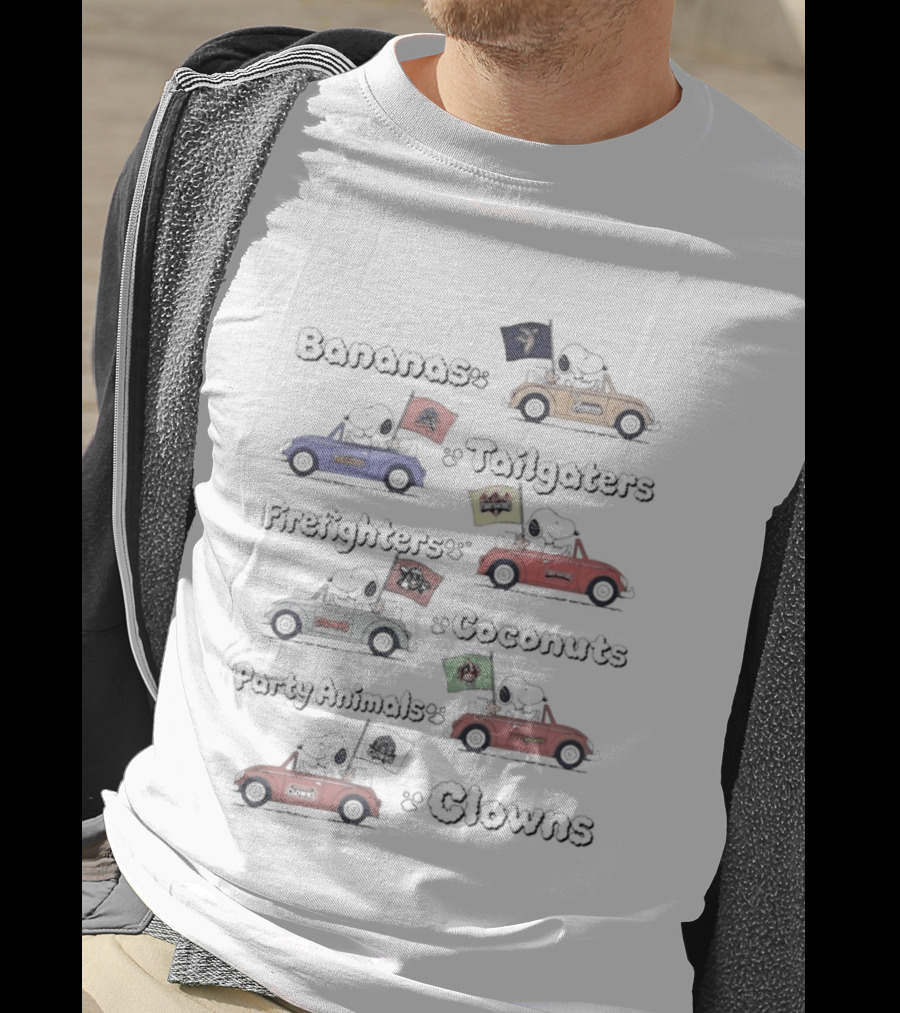 Bananas Tailgaters Peanuts Snoopy Racing Cars Flags T-Shirt