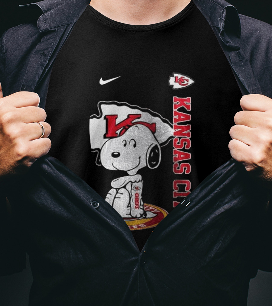 Kansas City Chiefs Snoopy Yes I'm Old Thank You For The Memories T-Shirt