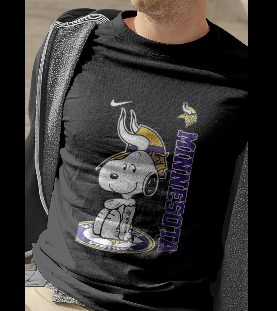 Minnesota Vikings Peanuts Snoopy Thank You For The Memories T-Shirt