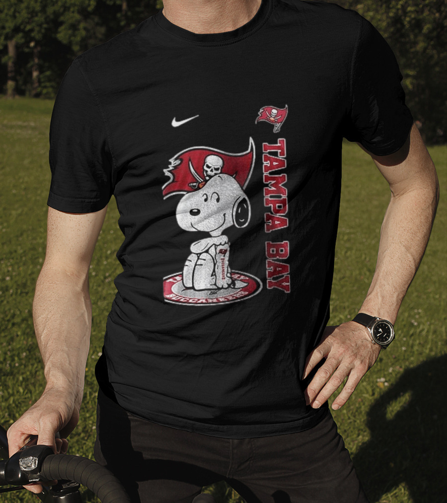 Tampa Bay Buccaneers Snoopy Football Memories Peanuts Collaboration T-Shirt