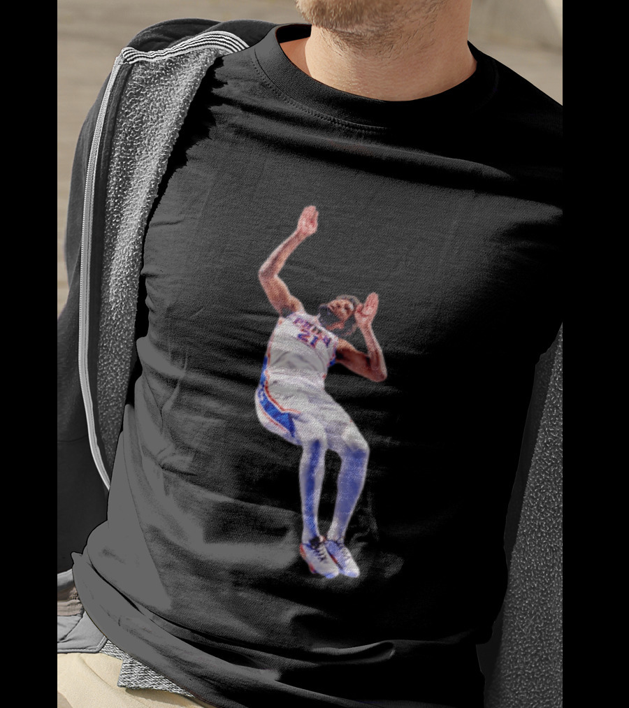 New York Knicks Mitchell Robinson Dunking On Philadelphia Player T-Shirt
