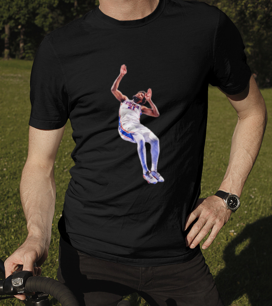 New York Knicks Mitchell Robinson Dunking On Philadelphia Player T-Shirt