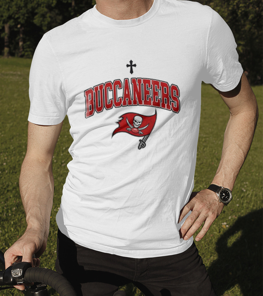 Tampa Bay Buccaneers Jesus Cross Skull Flag Lifetime Member T-Shirt