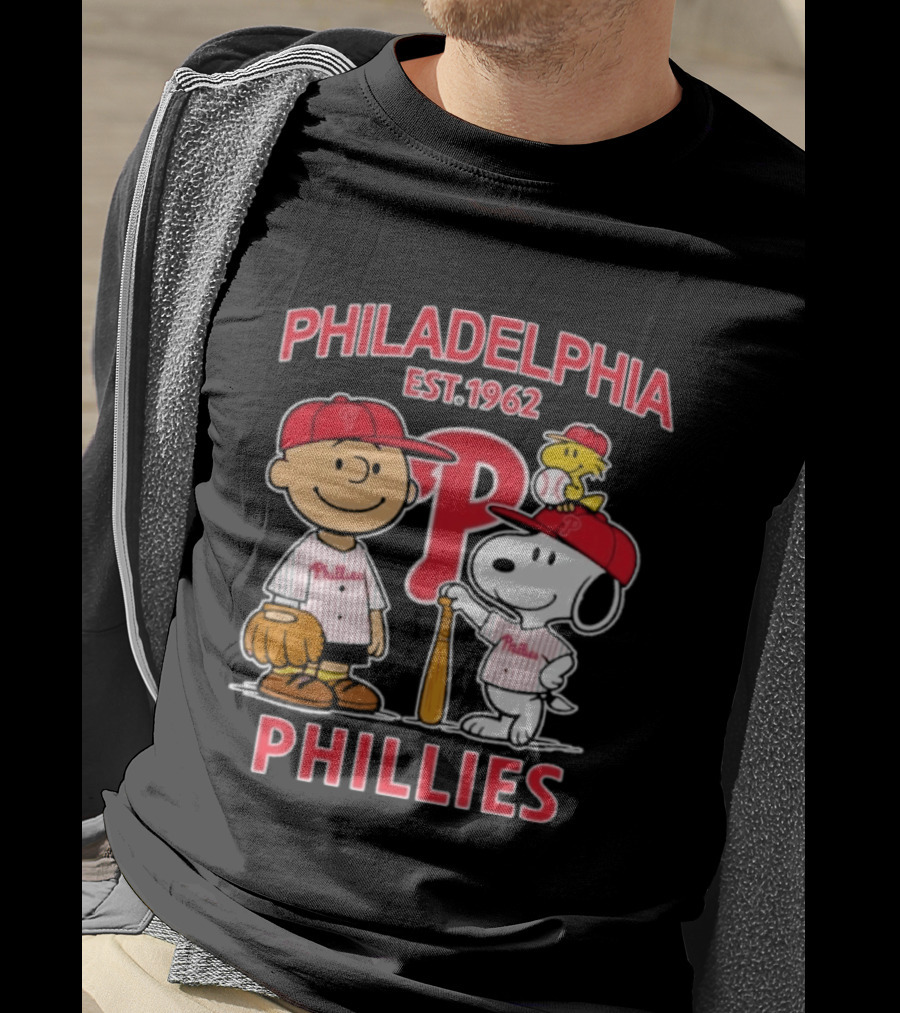 Philadelphia Phillies Est 1962 Snoopy Woodstock Baseball Peanuts T-Shirt