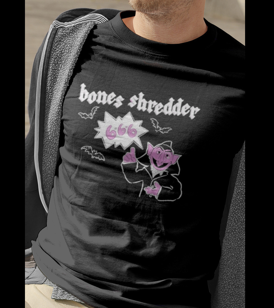 Bones Shredder Vampire Count 666 Halloween Bats T-Shirt