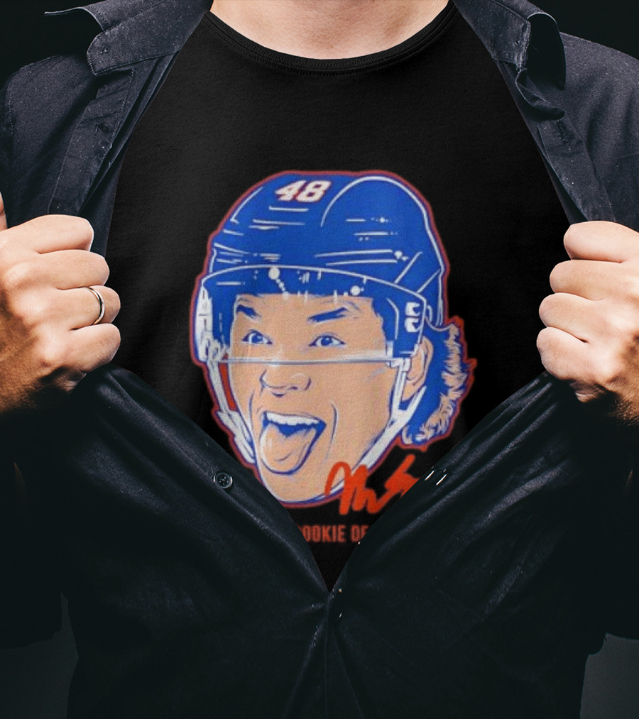 Matthew Schaefer Islanders ROTY 2025 26 Swag Helmet 48 Signature T-Shirt