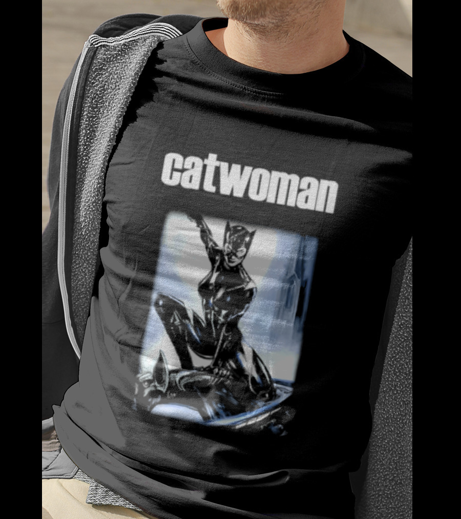 Catwoman Selina Kyle DC Comics Gotham Stealth Pose T-Shirt