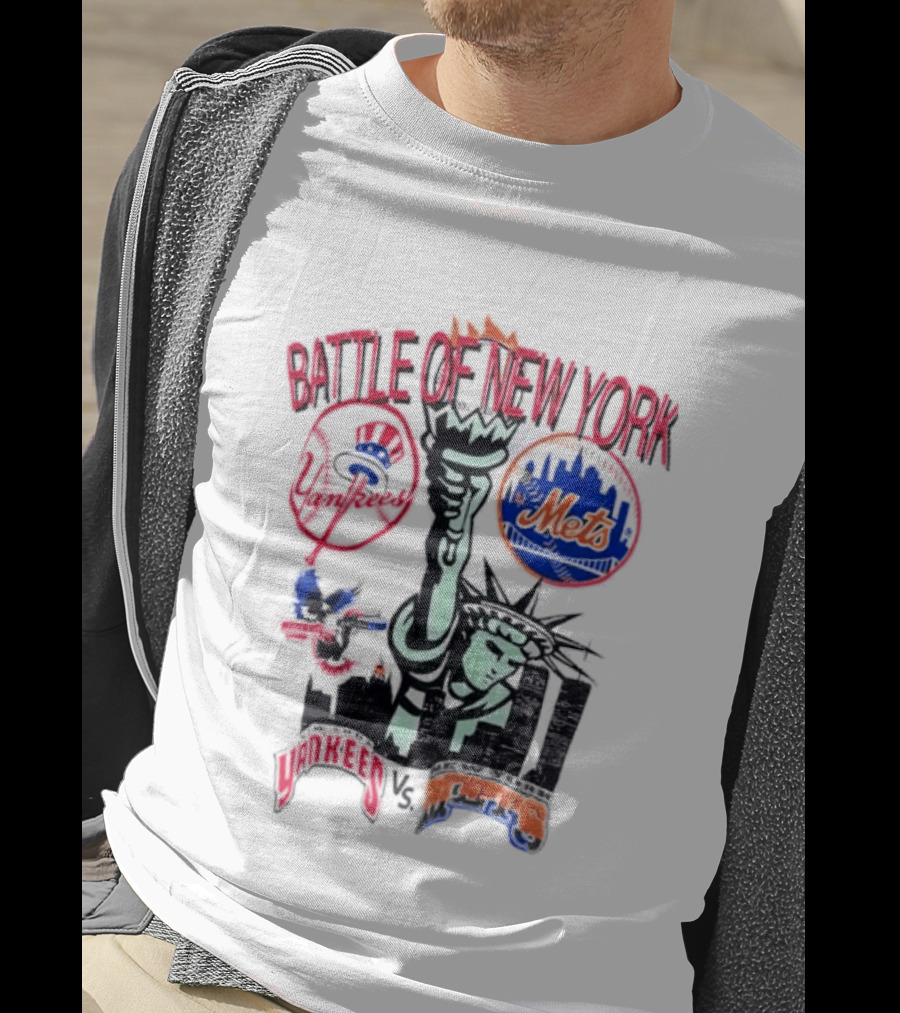 Yankees Mets Battle Of New York Statue Of Liberty T-Shirt