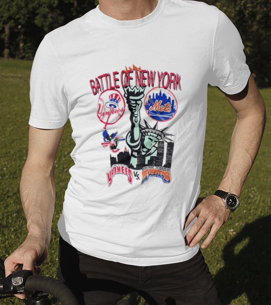 Yankees Mets Battle Of New York Statue Of Liberty T-Shirt