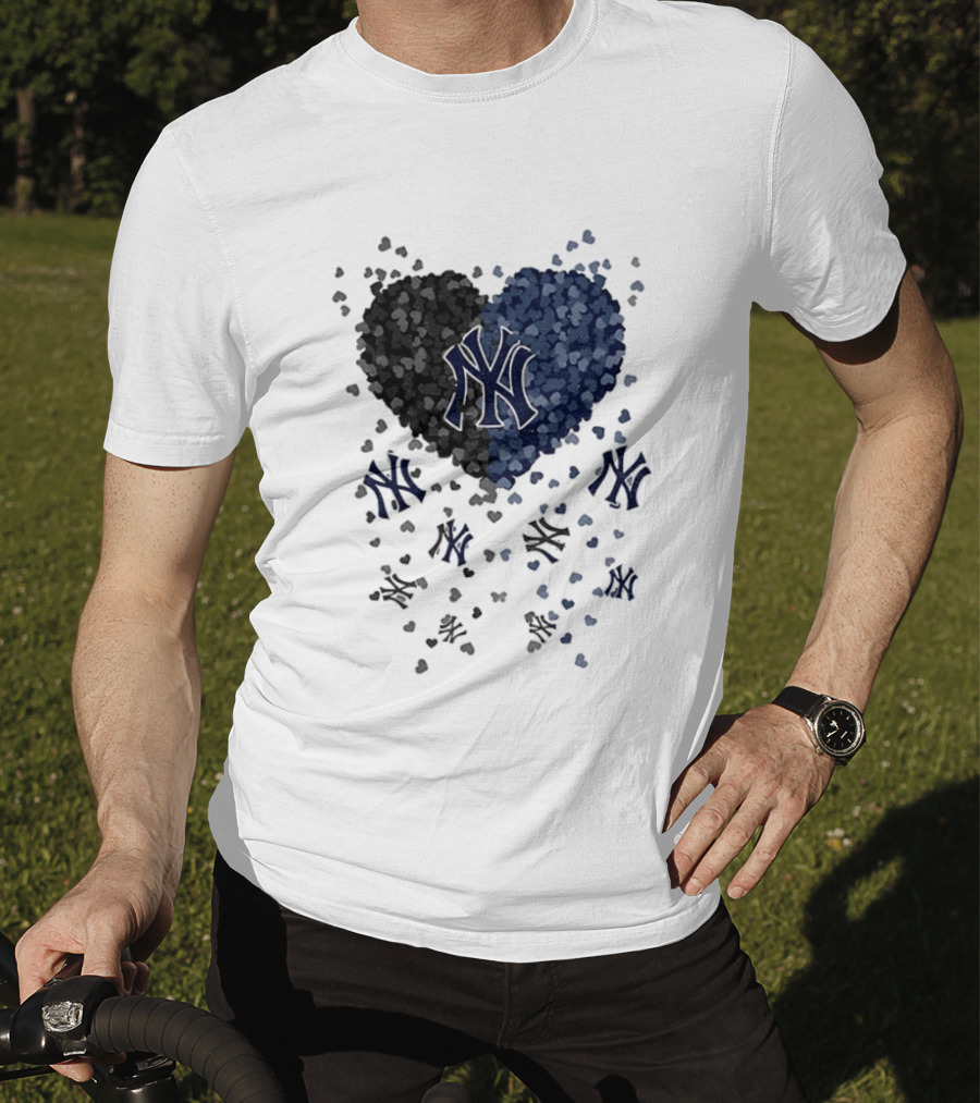 New York Yankees MLB Heart 2026 T-Shirt