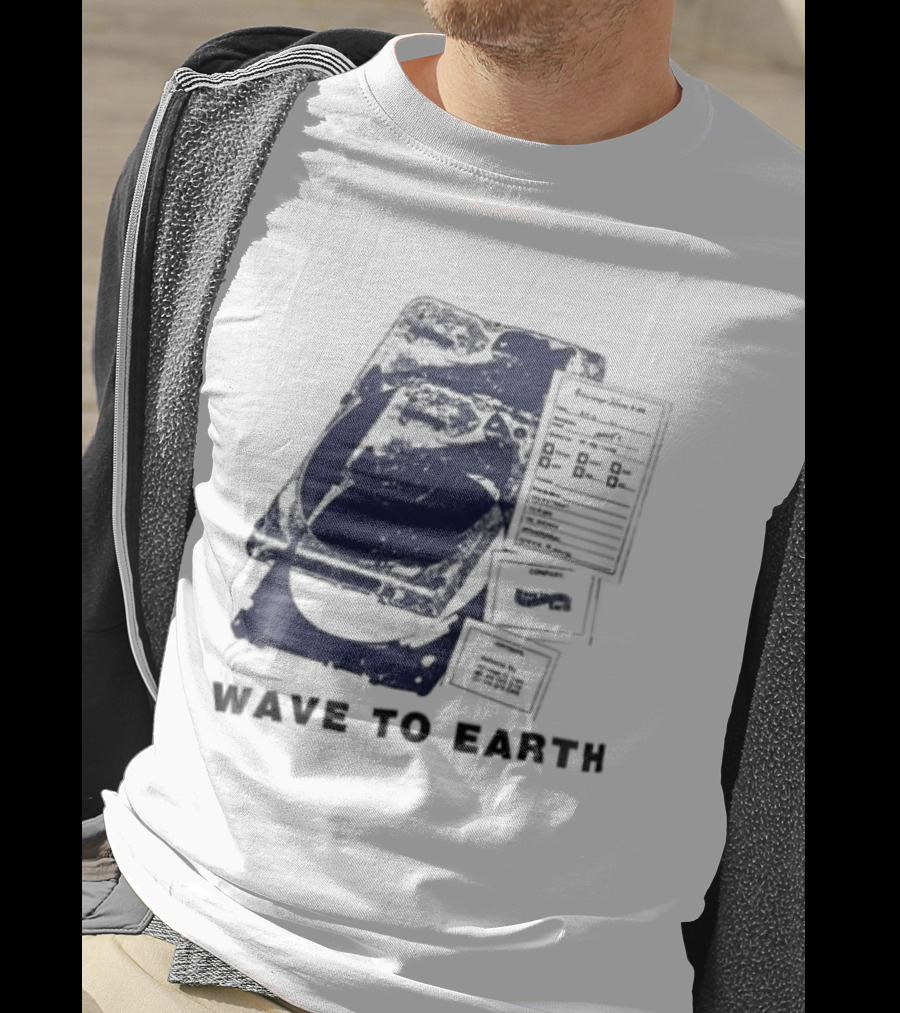 Wave To Earth Vintage Cassette Player Aesthetic T-Shirt