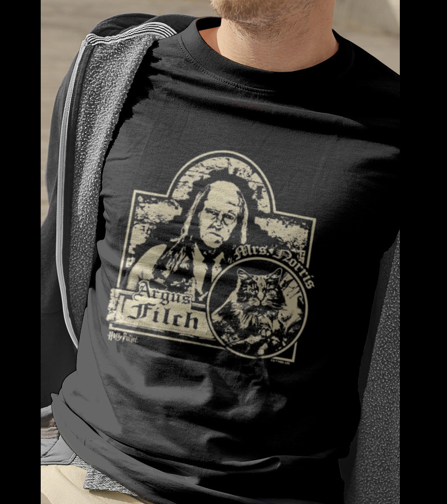 Mr. Argus Filch Và Mrs. Norris Witch World Caretaker And Cat T-Shirt