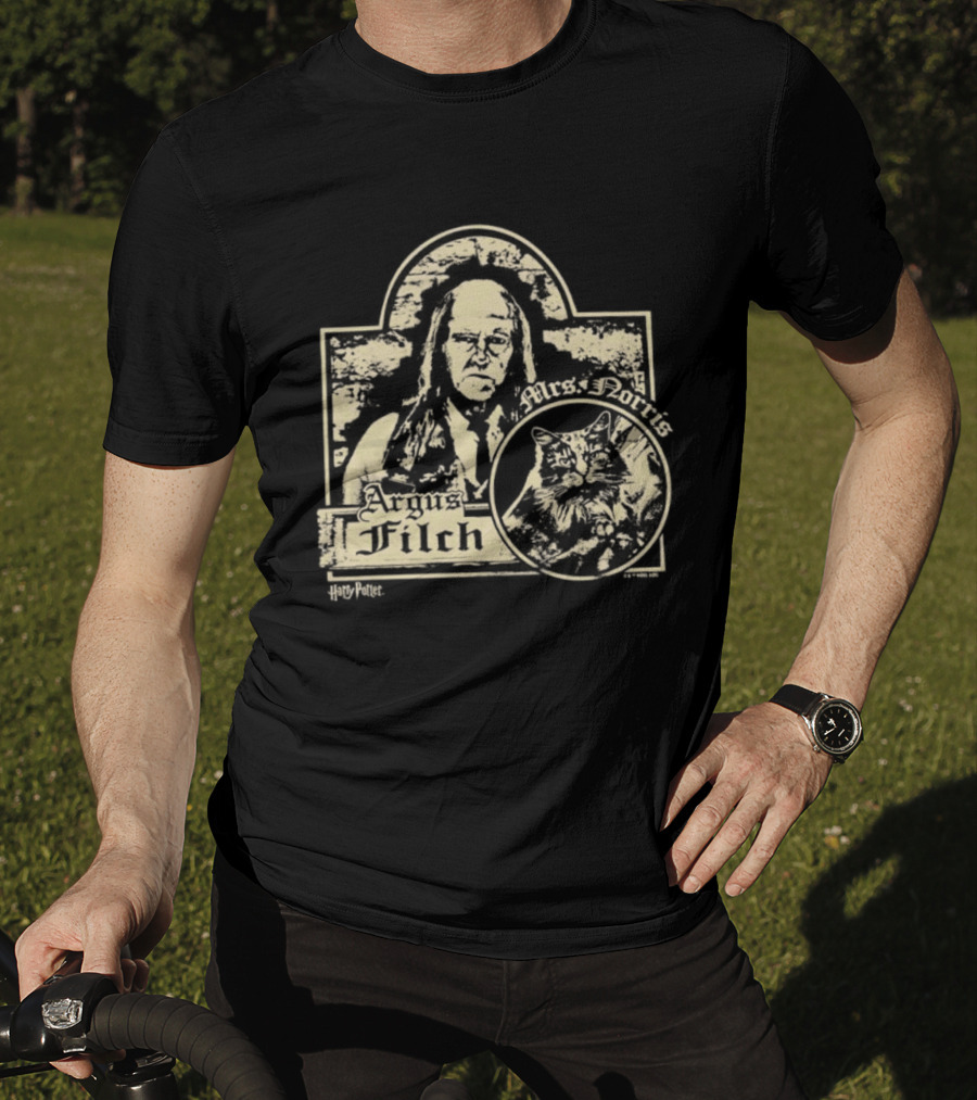 Mr. Argus Filch Và Mrs. Norris Witch World Caretaker And Cat T-Shirt