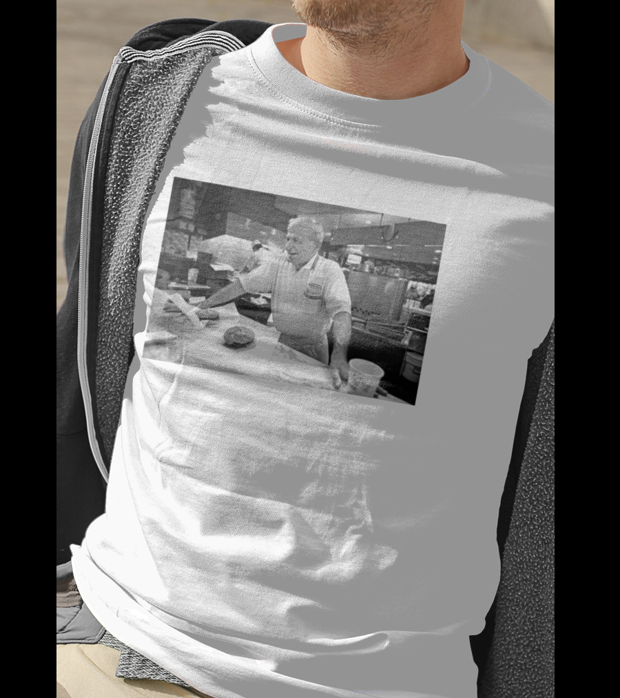 Sam Sianis Cheezborger Legend At Chicago's Billy Goat Tavern Passes Away At 91 T-Shirt