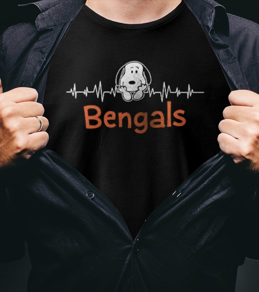 Cincinnati Bengals Peanuts Snoopy Nurse Heartbeat Bengals T-Shirt
