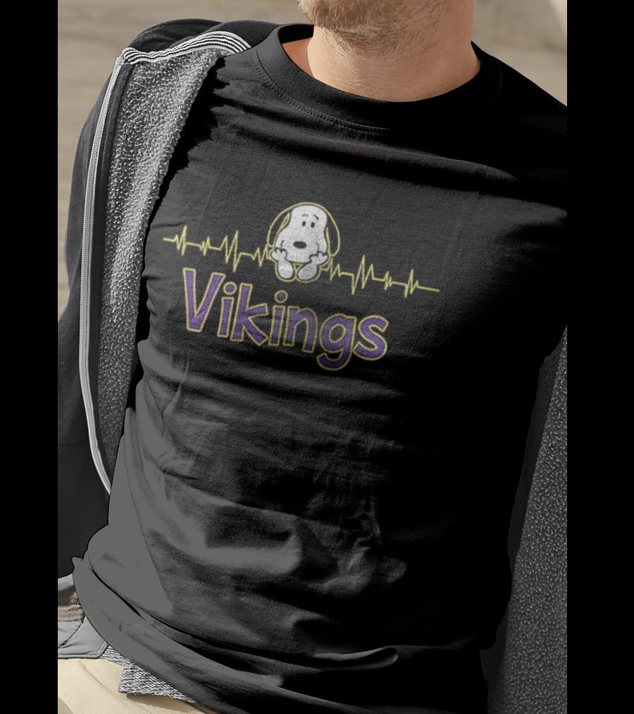 Minnesota Vikings Peanuts Snoopy Nurse Heartbeat T-Shirt