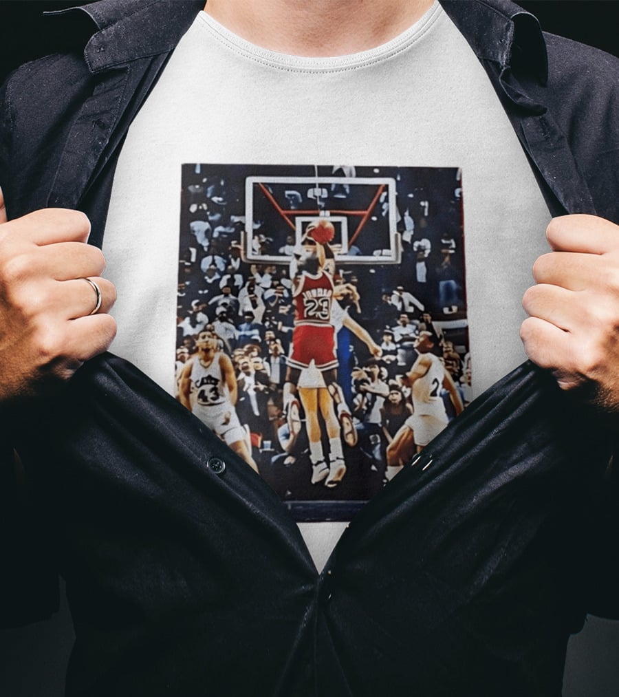 Michael Jordan 23 Chicago Bulls Iconic Basketball Moment T-Shirt