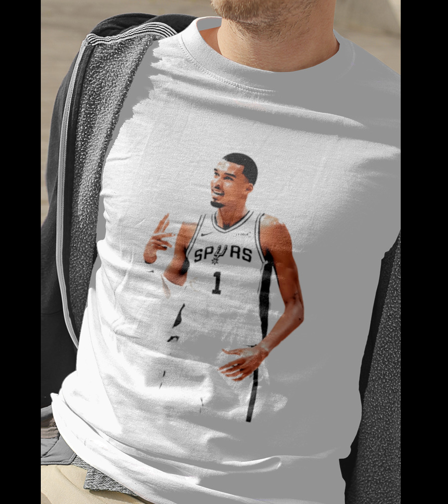 Victor Wembanyama Spurs Number 1 Rock Hand Gesture T-Shirt