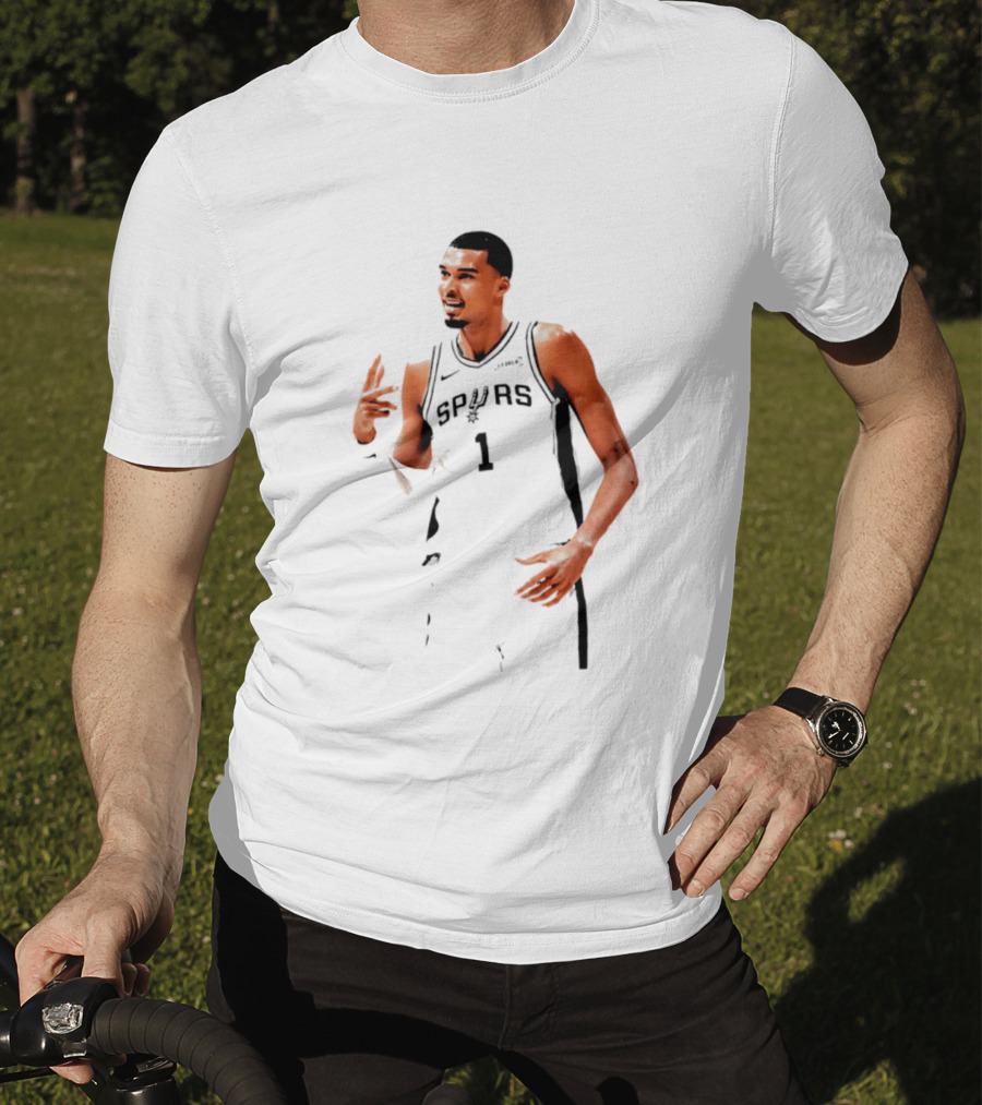 Victor Wembanyama Spurs Number 1 Rock Hand Gesture T-Shirt