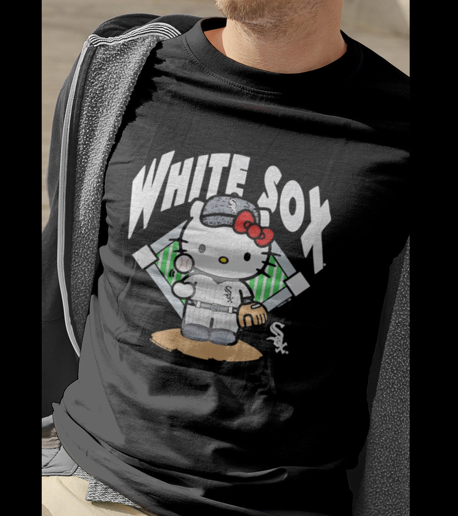 Hello Kitty Playing Baseball With Chicago White Sox T-Shirt