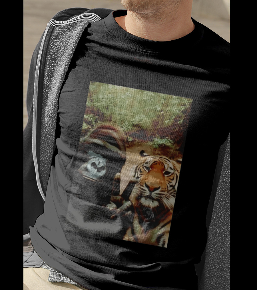 Gorilla And Tiger Peace Selfie Hi T-Shirt