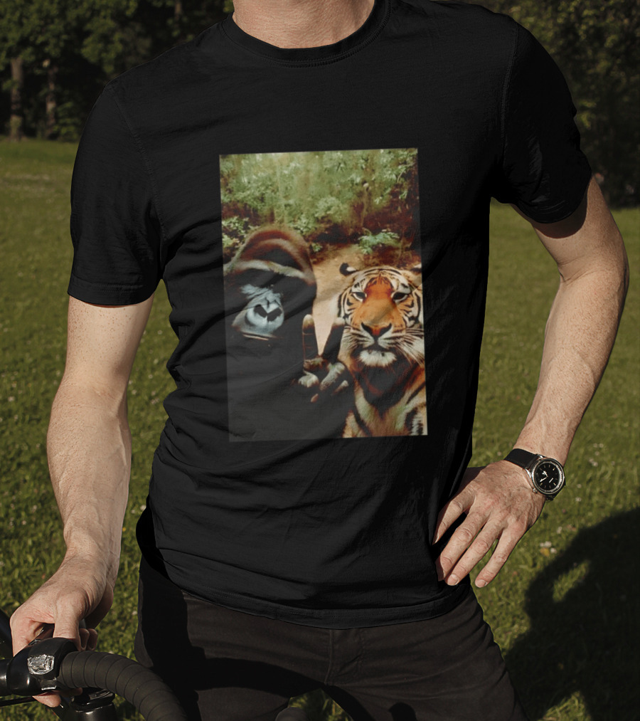 Gorilla And Tiger Peace Selfie Hi T-Shirt