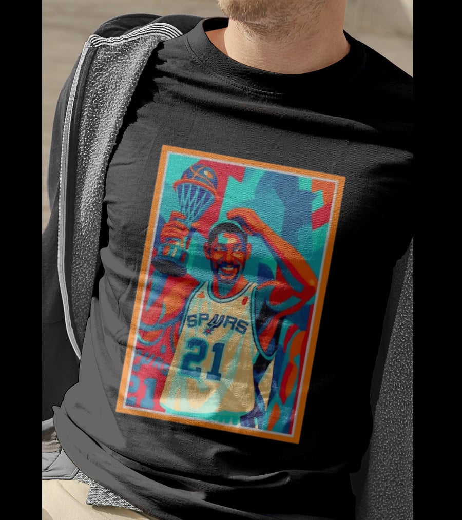 Tim Duncan San Antonio Spurs 21 Holding Trophy Victory Celebration T-Shirt