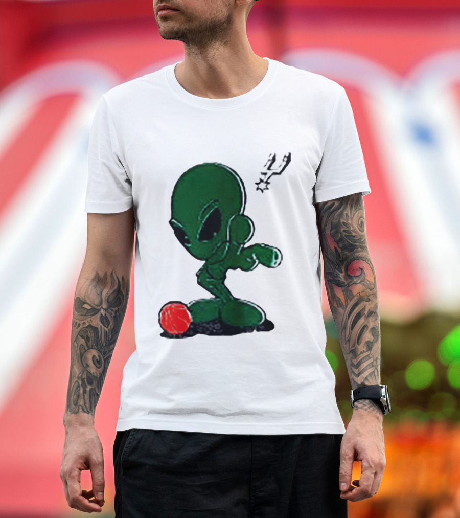 San Antonio Spurs Alien Basketball Dribble T-Shirt
